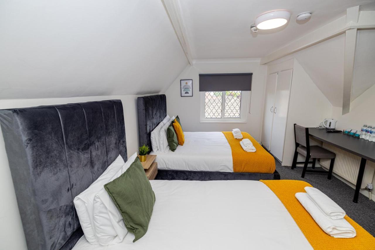 Woodford Hotel Londen Buitenkant foto